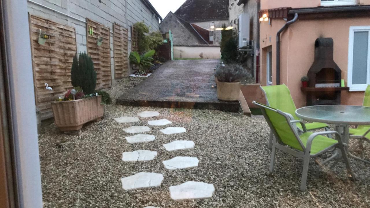 Loft L Atelier De Jacques Pres De Chablis Villa Villy  ภายนอก รูปภาพ